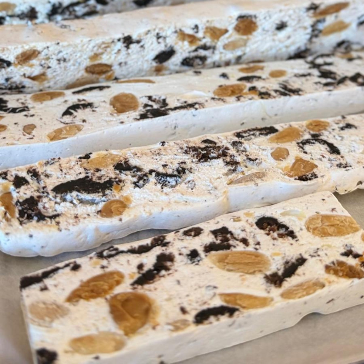 Nougat de Provence - Olives noires confites, amandes et Miel