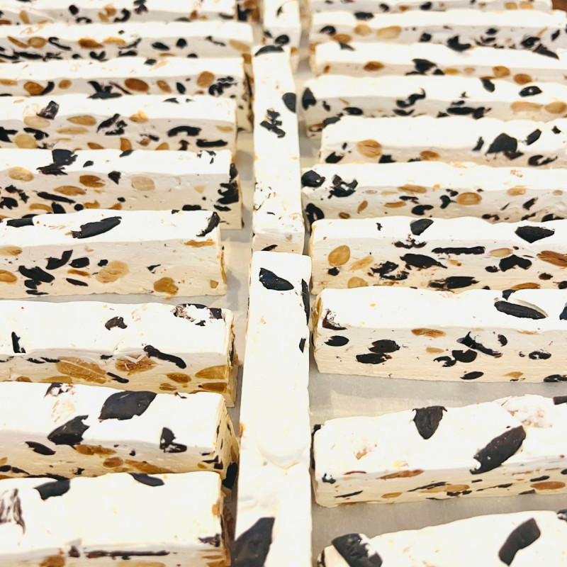 Nougat de Provence - Olives noires confites, amandes et Miel